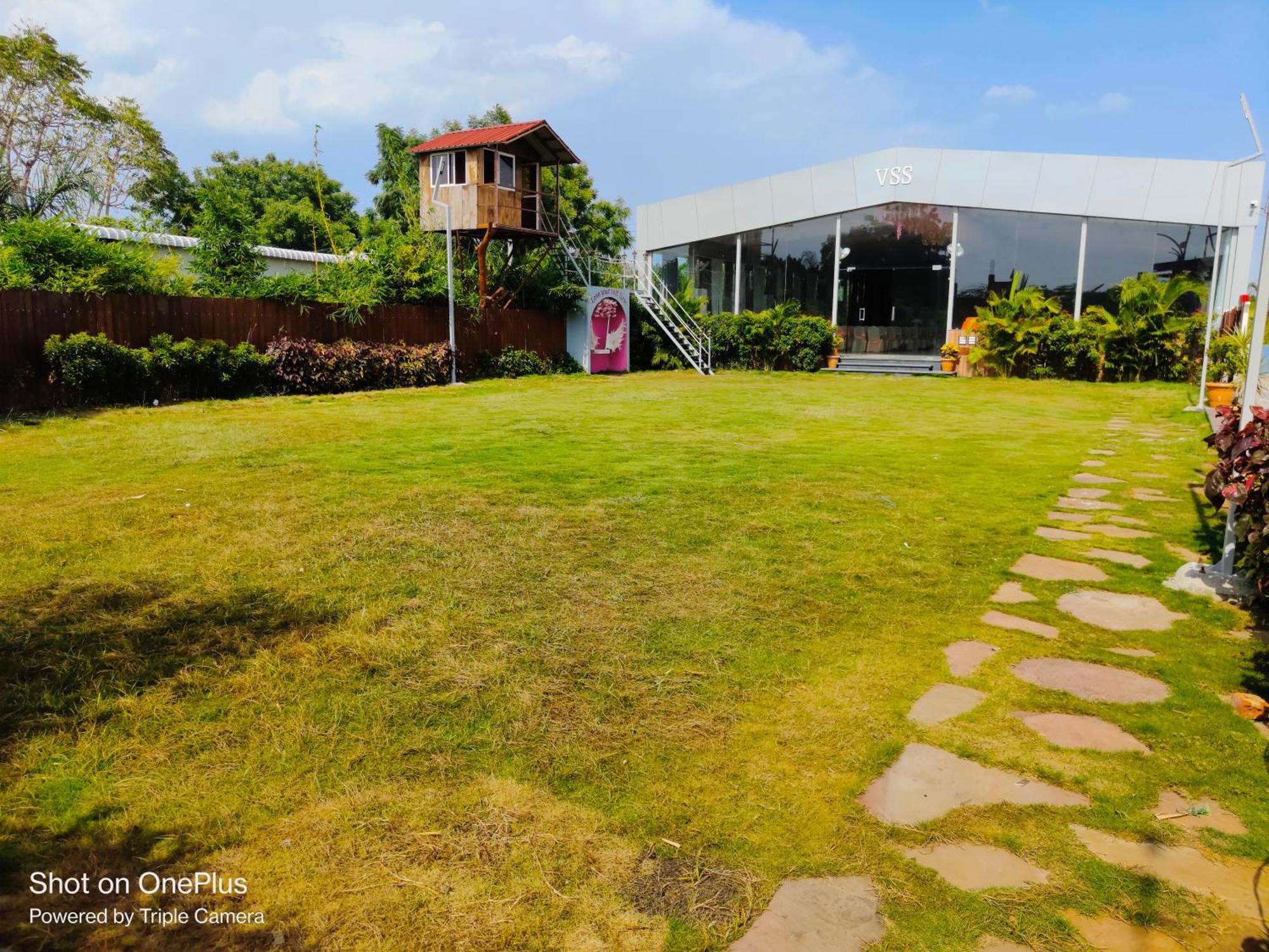 Vss Lawns & Resorts Llp Shahada Dış mekan fotoğraf